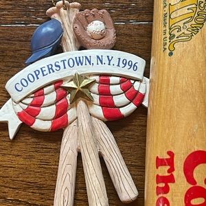 Cooperstown ornament & mini bat